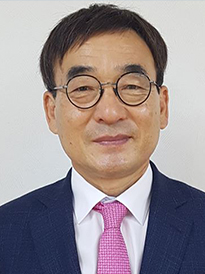 1.-김출곤-장로님(new).jpg